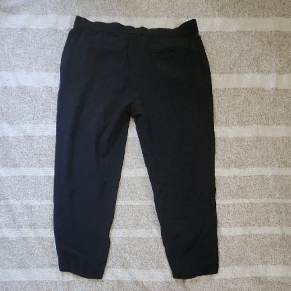Madewell Women's Black Capris - Picture 7 of 11
